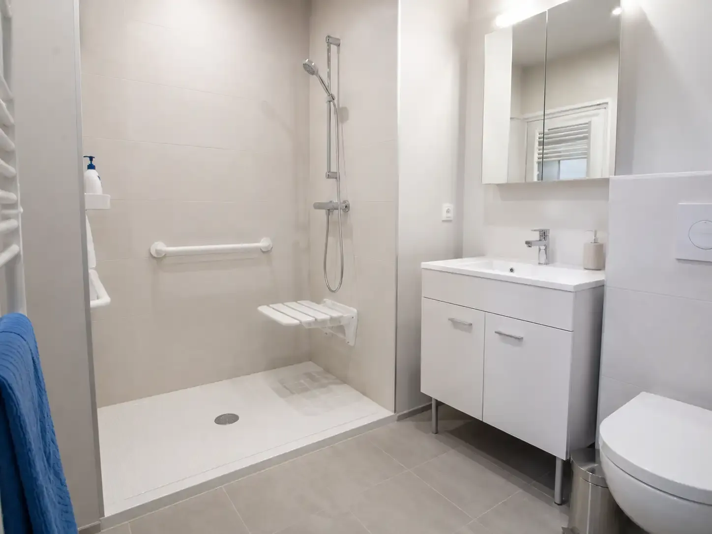 Image installateur douche senior 7 senior assistance services